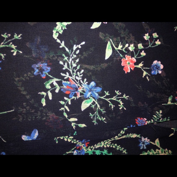 LUSH Sheer Floral Blouse, L - Picture 5 of 5